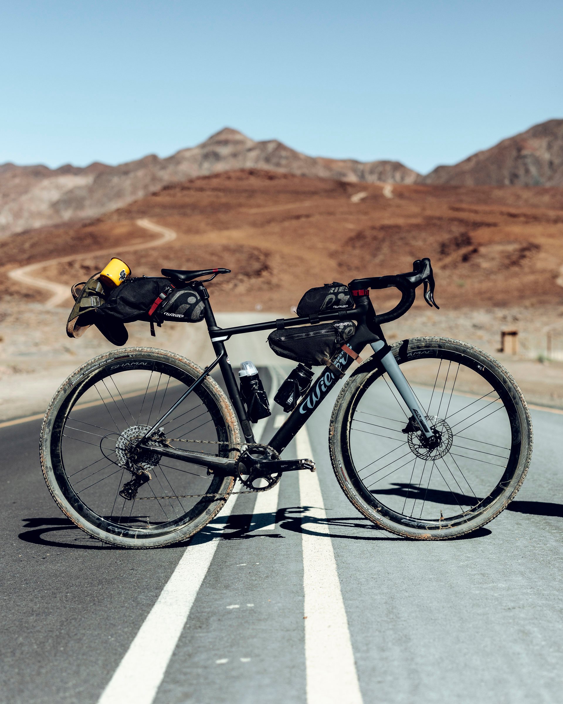 The must-have accessories for gravel bikes: the complete list